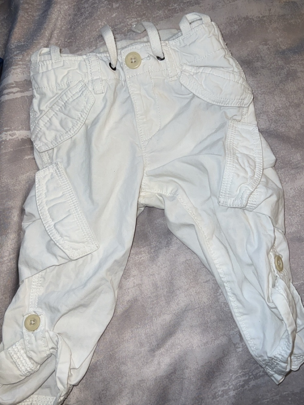 GAP White Cargo-Style Kids Pants - Button & Pocket Detail